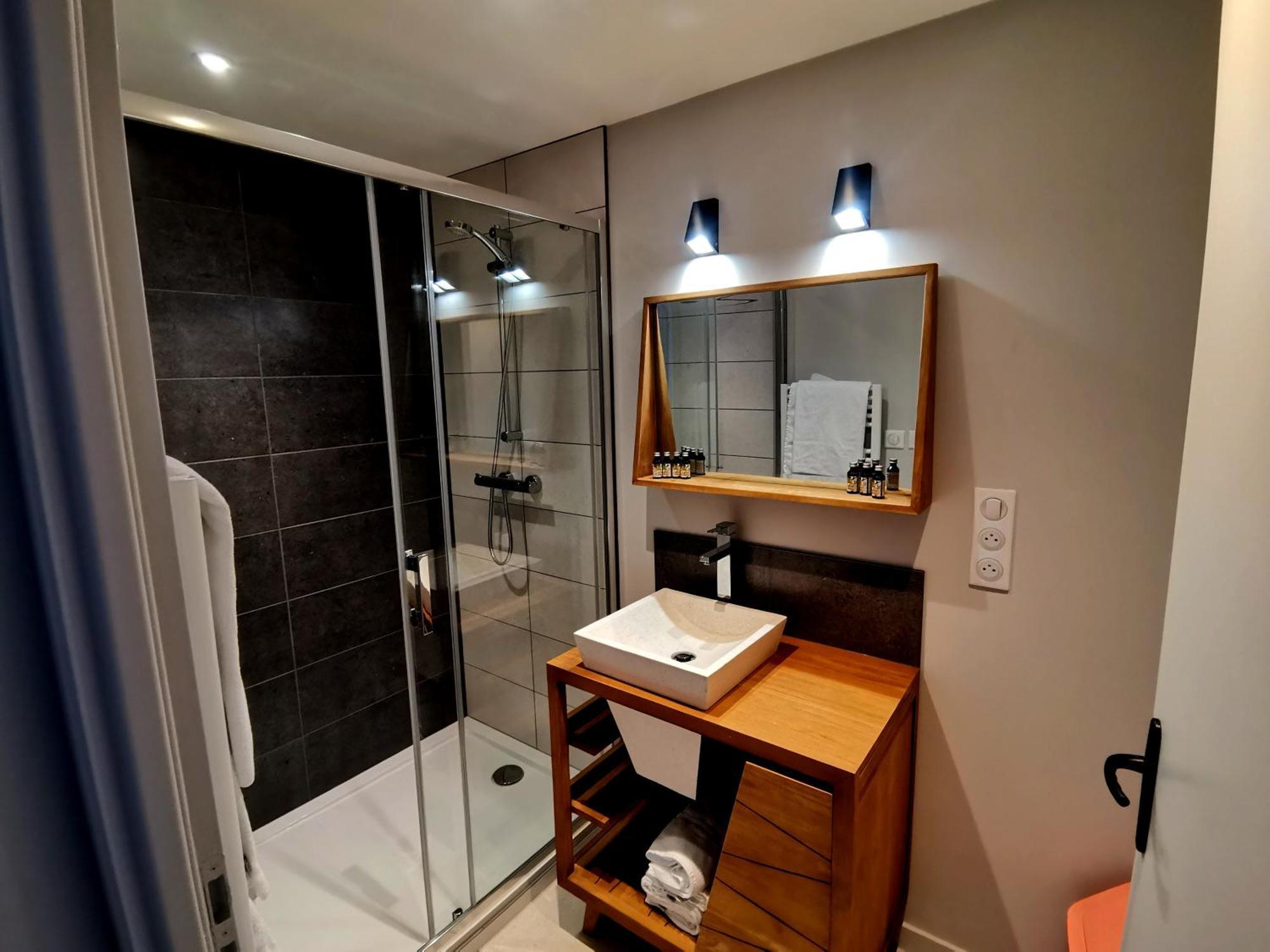 Logis Hotel Le Beau Site شامبون-سورلاك المظهر الخارجي الصورة