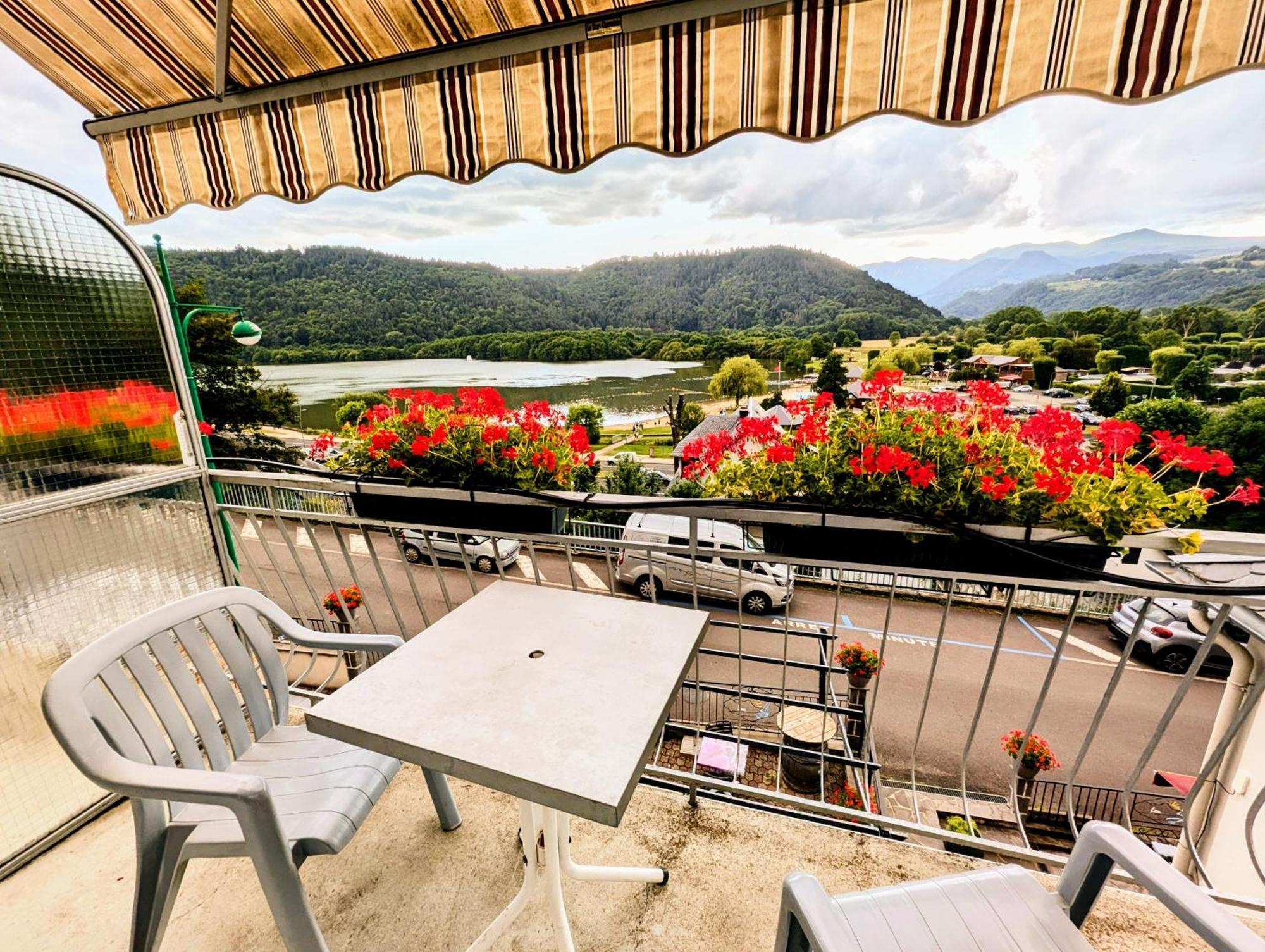 Logis Hotel Le Beau Site شامبون-سورلاك المظهر الخارجي الصورة